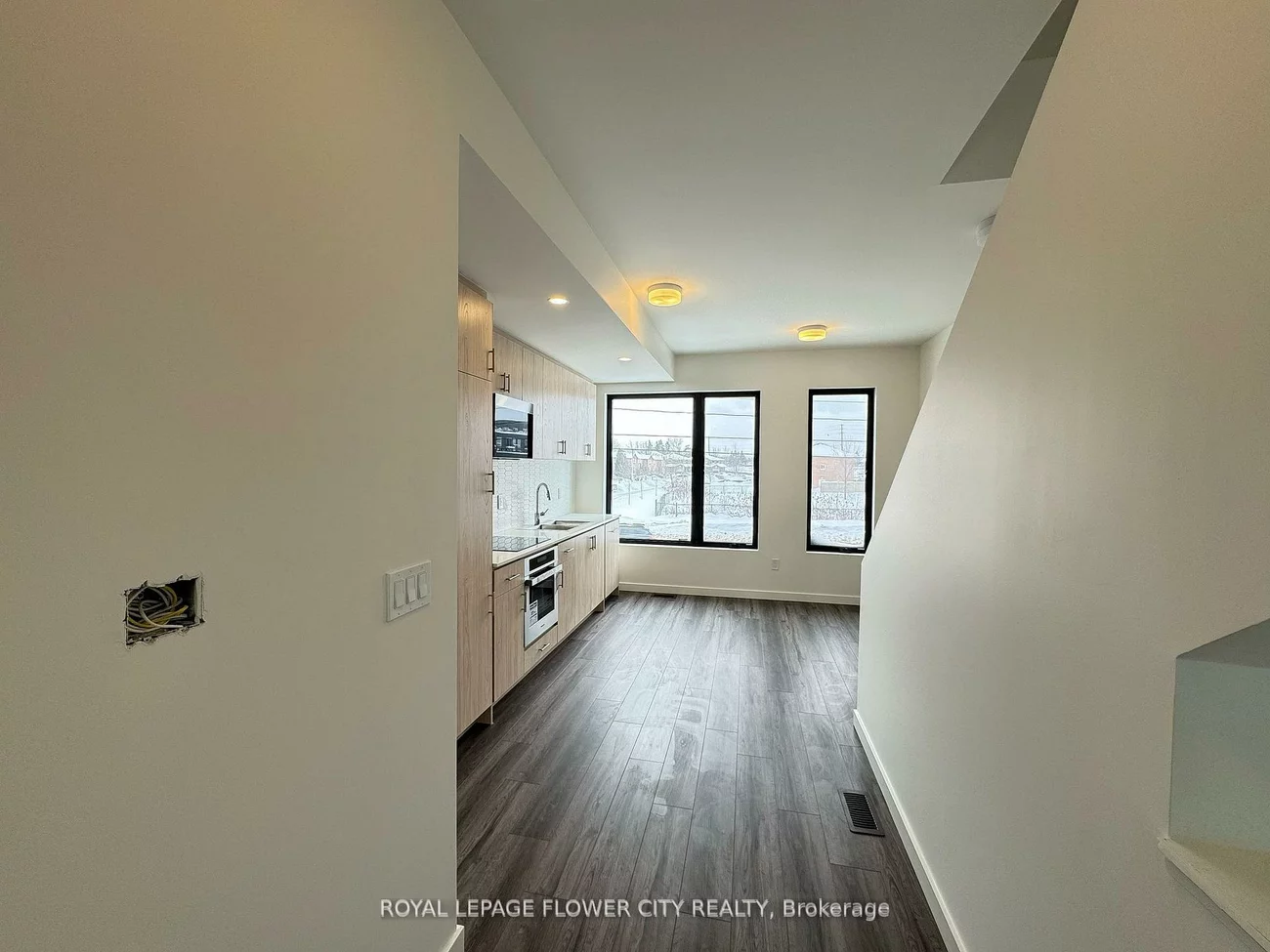 9, Rainwater, Holly, Barrie