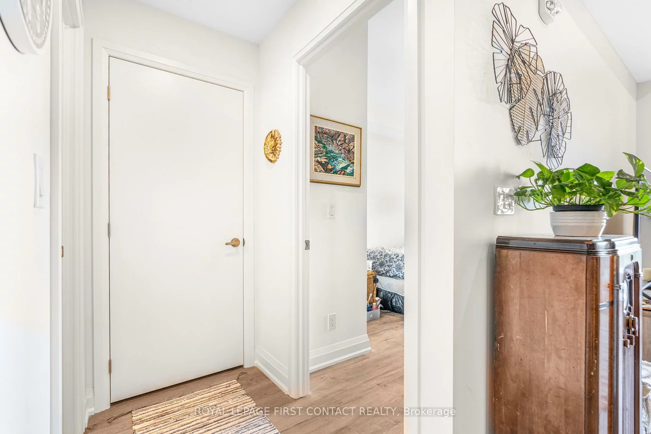 58, LAKESIDE, Little Lake, Barrie