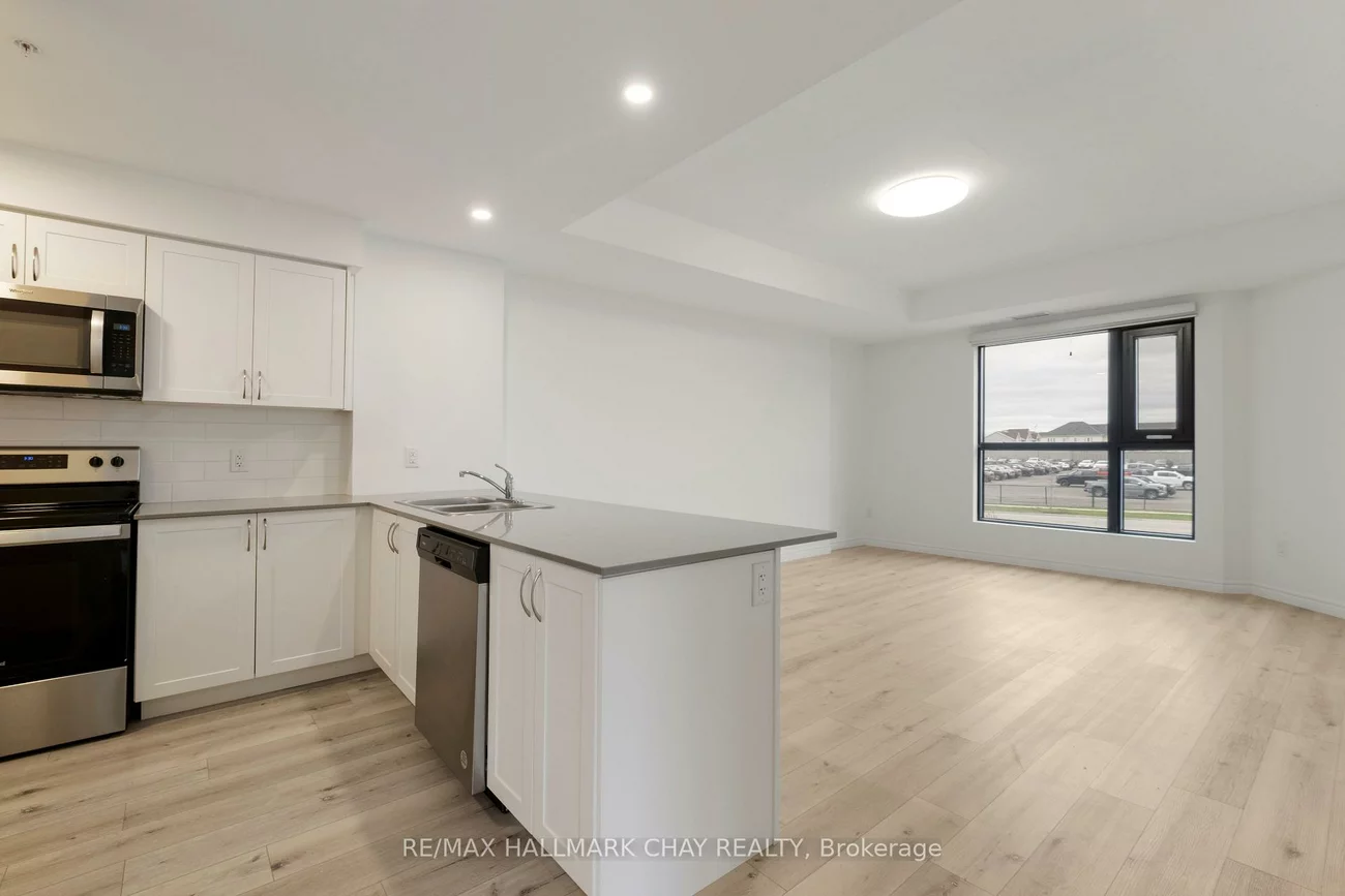 30, Hanmer, West Bayfield, Barrie