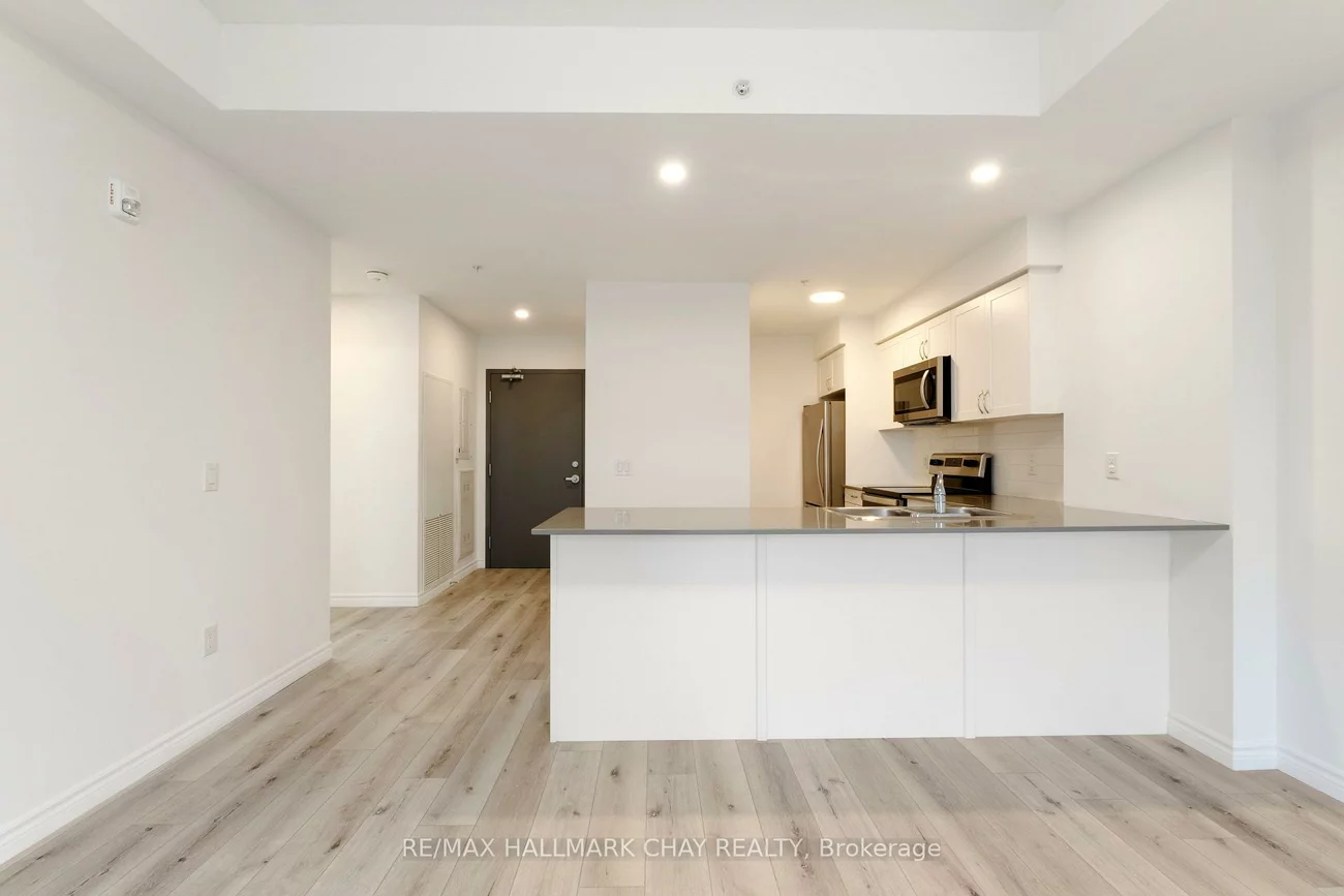 30, Hanmer, West Bayfield, Barrie