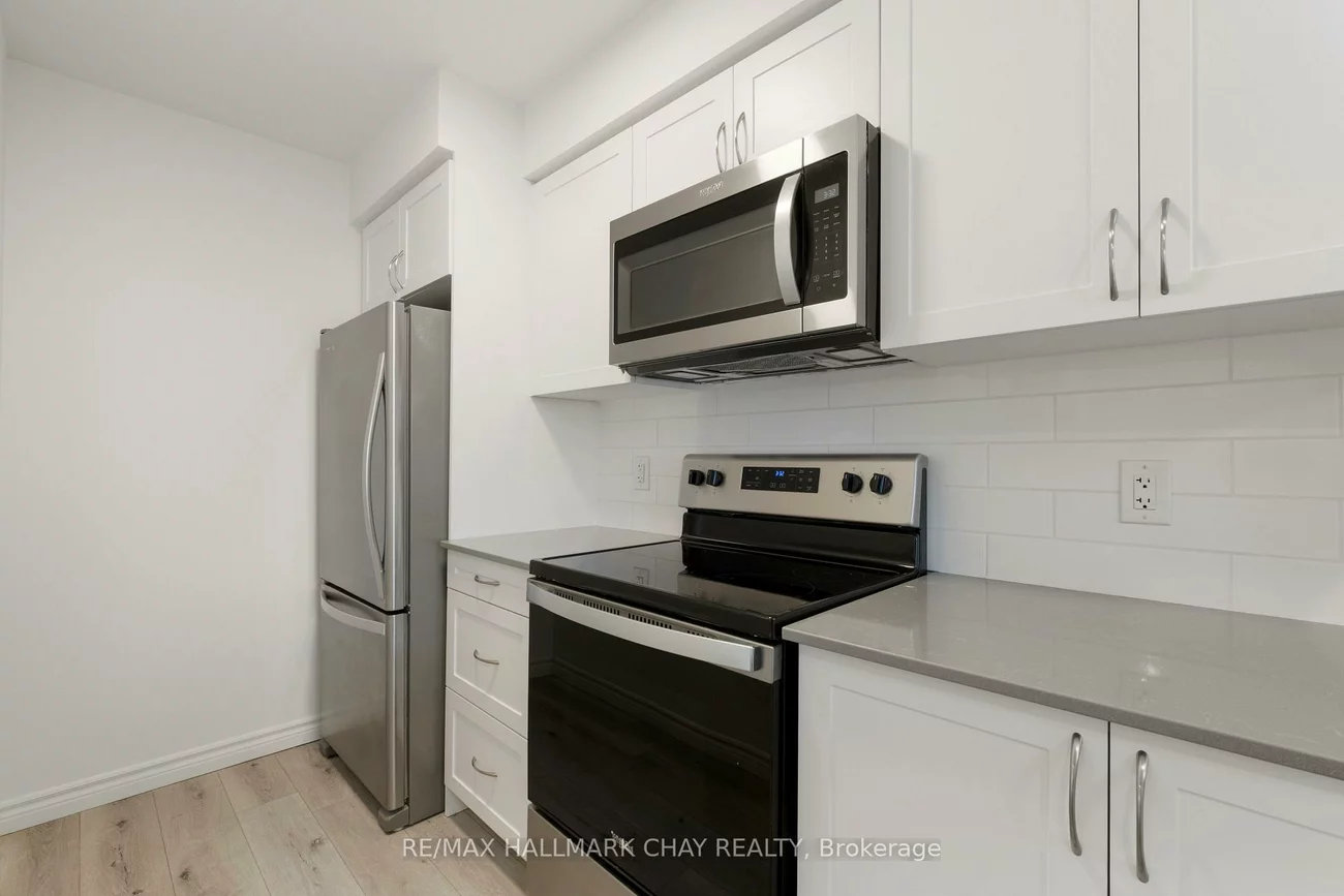 30, Hanmer, West Bayfield, Barrie