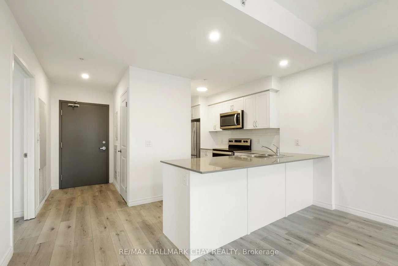 30, Hanmer, West Bayfield, Barrie