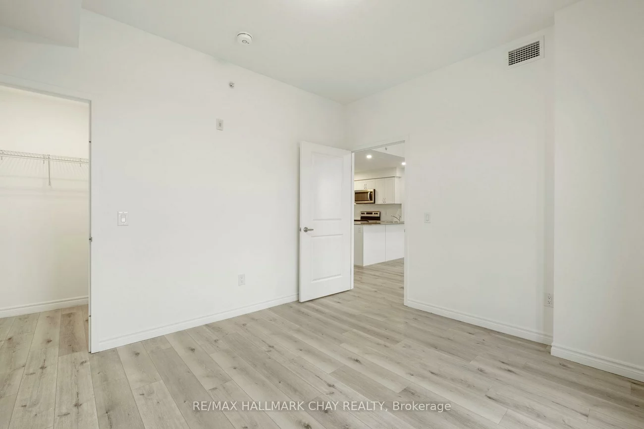 30, Hanmer, West Bayfield, Barrie