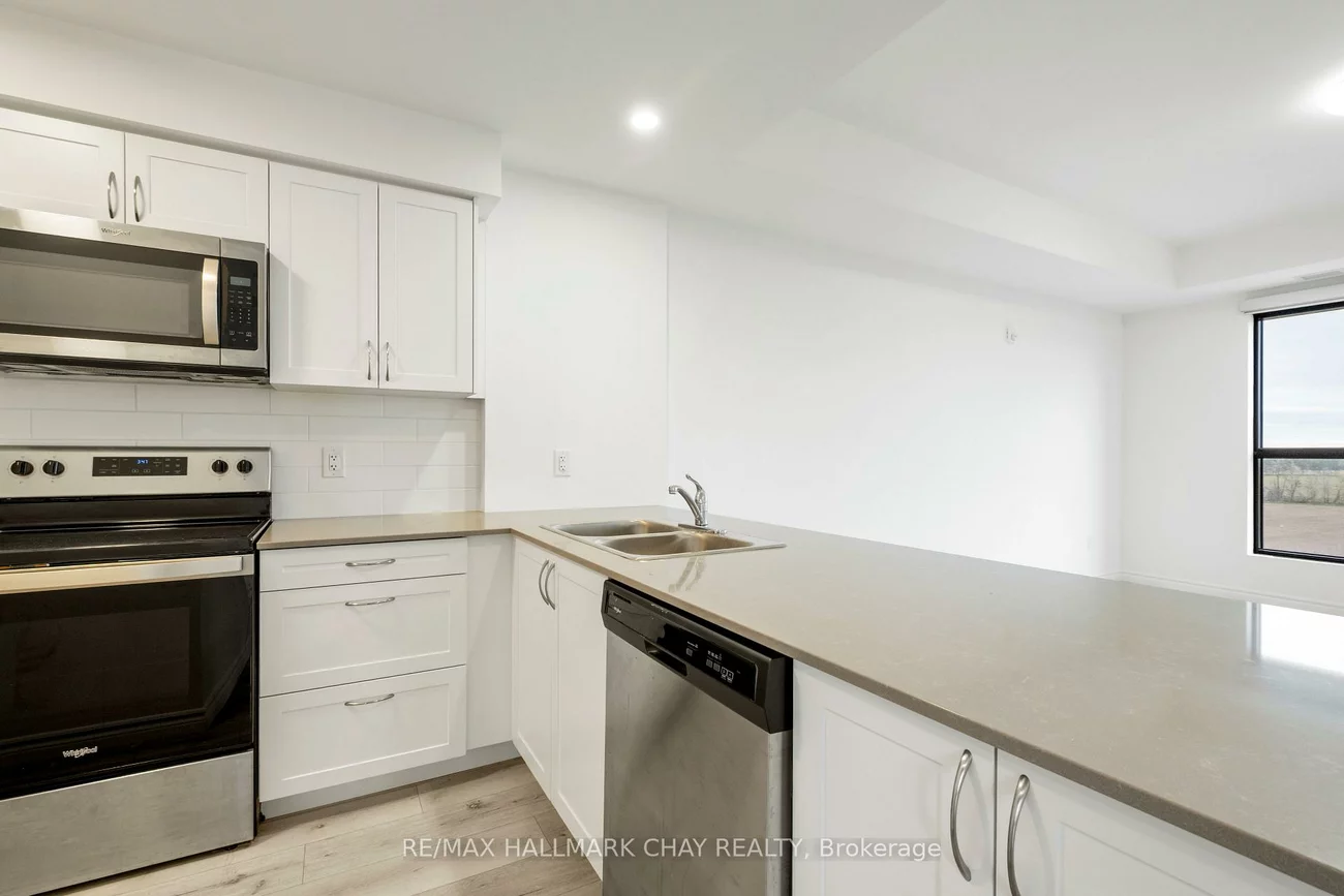30, Hanmer, West Bayfield, Barrie