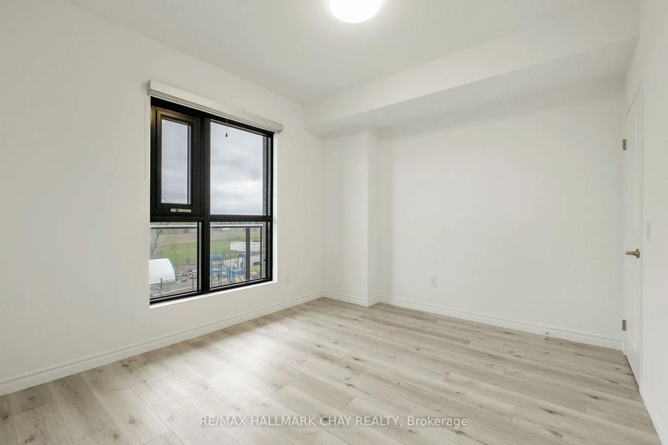 30, Hanmer, West Bayfield, Barrie