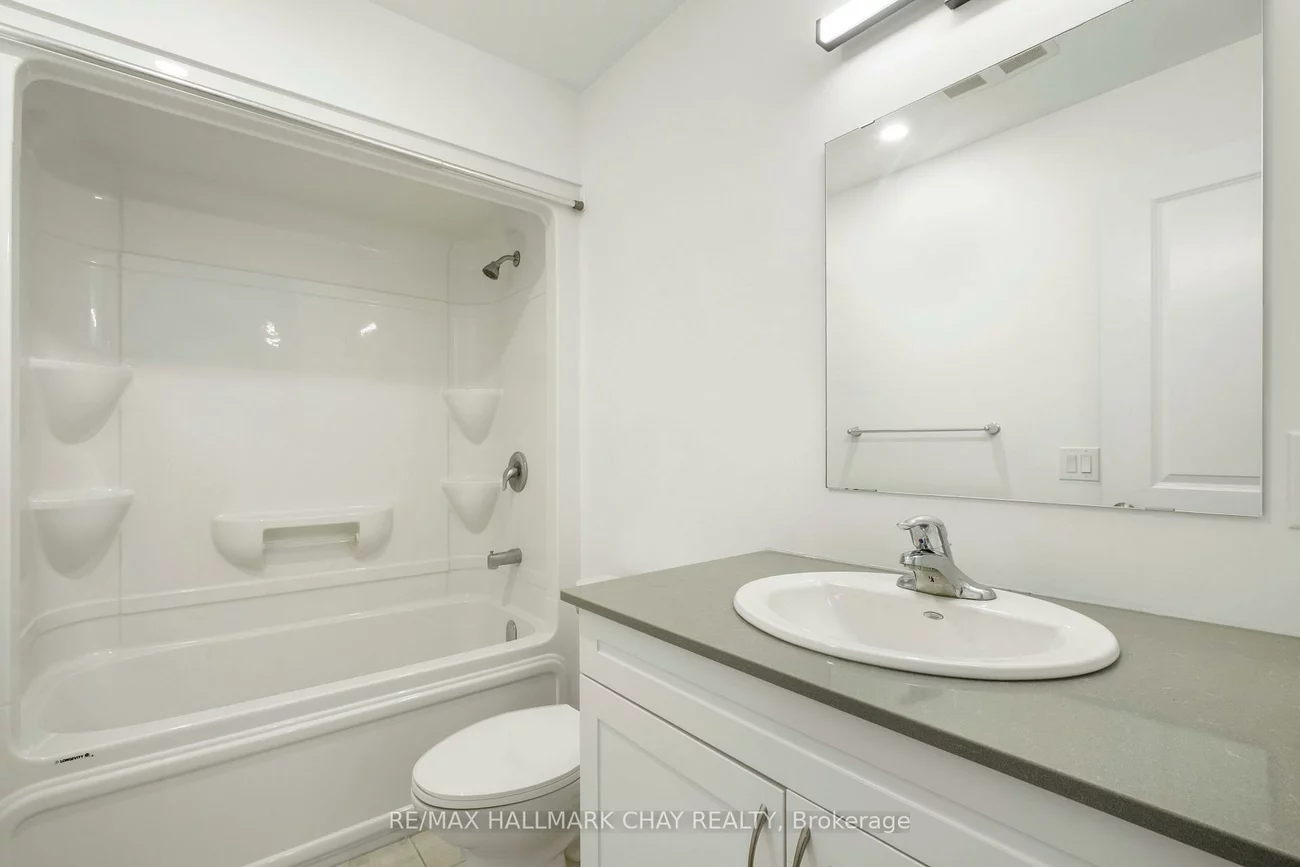 30, Hanmer, West Bayfield, Barrie