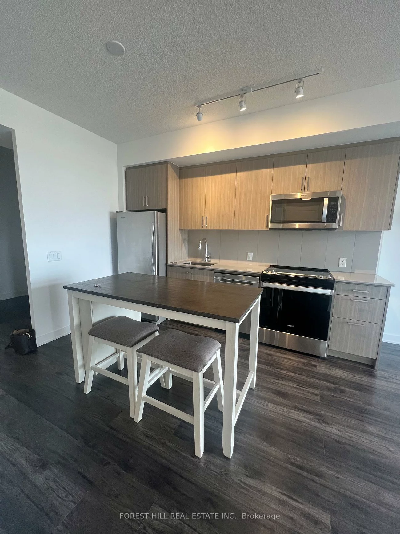 681, Yonge, Painswick South, Barrie