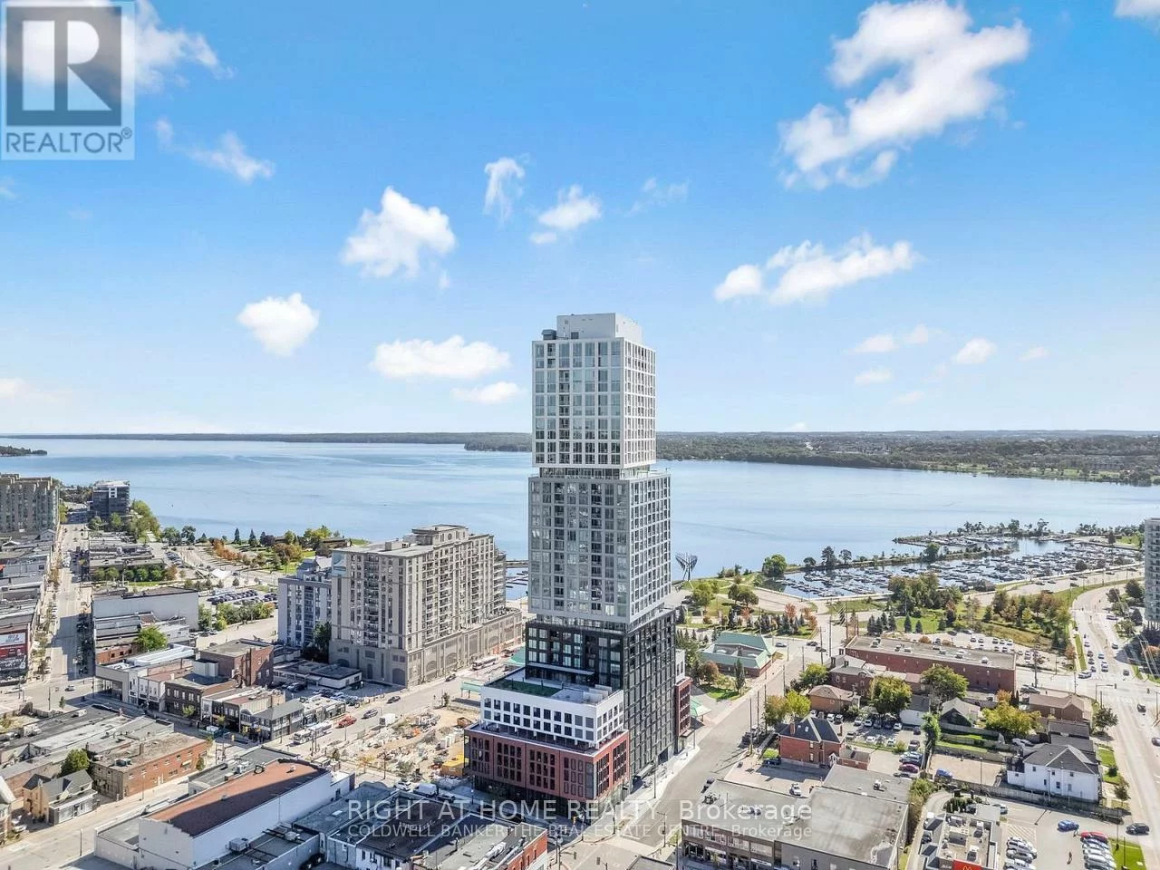 39, Mary, City Centre, Barrie