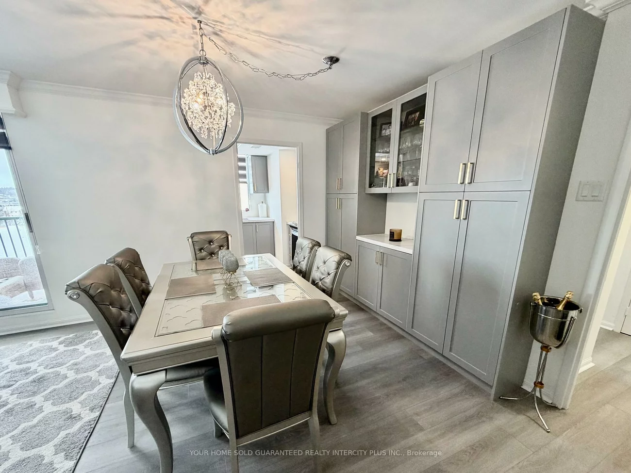 75, Ellen, City Centre, Barrie
