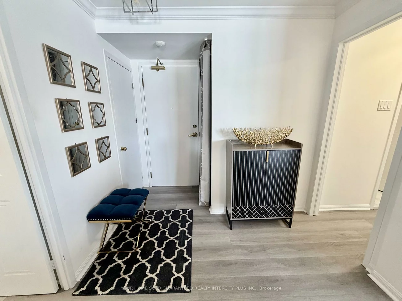 75, Ellen, City Centre, Barrie