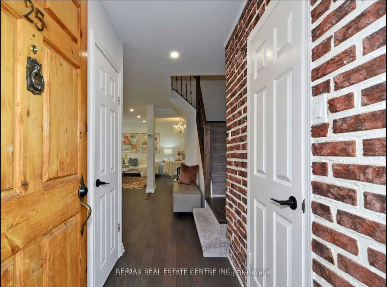 39, Mary St, City Centre, Barrie