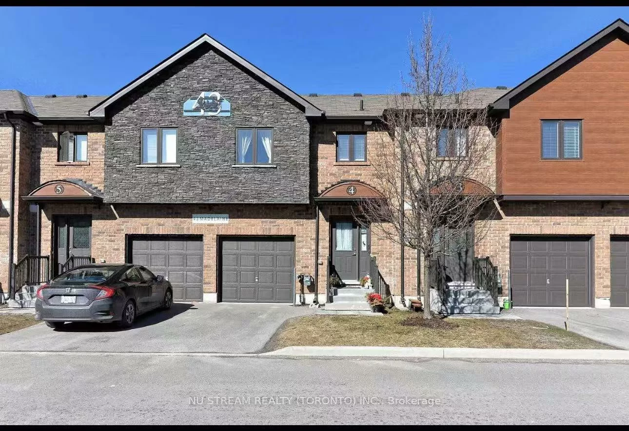 43, Madelaine, Painswick South, Barrie