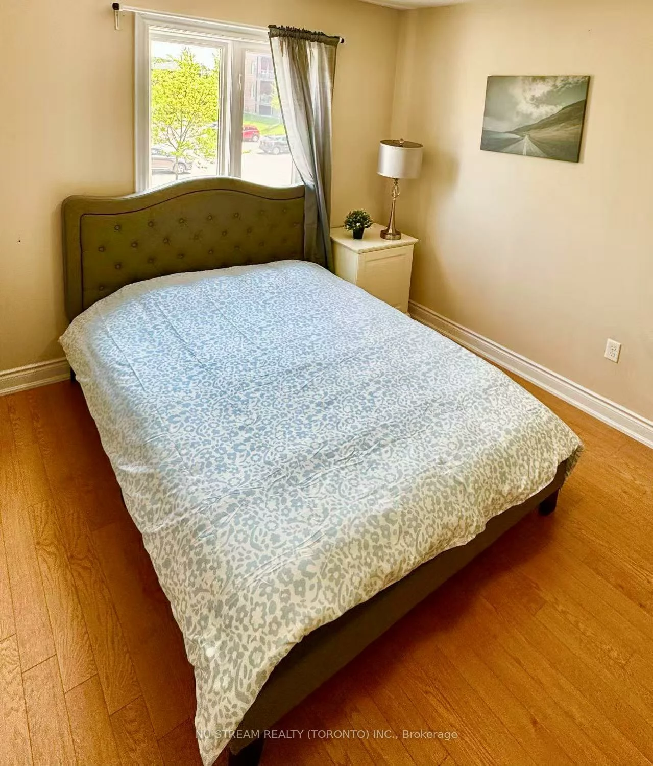 43, Madelaine, Painswick South, Barrie