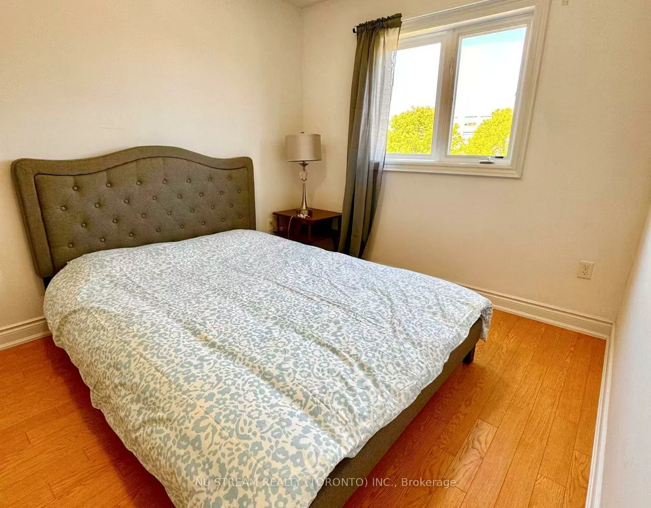 43, Madelaine, Painswick South, Barrie
