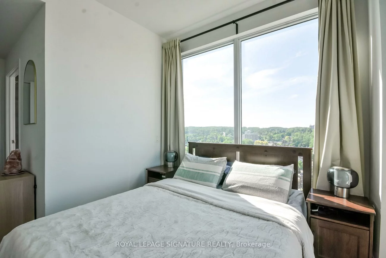 39, Mary, City Centre, Barrie