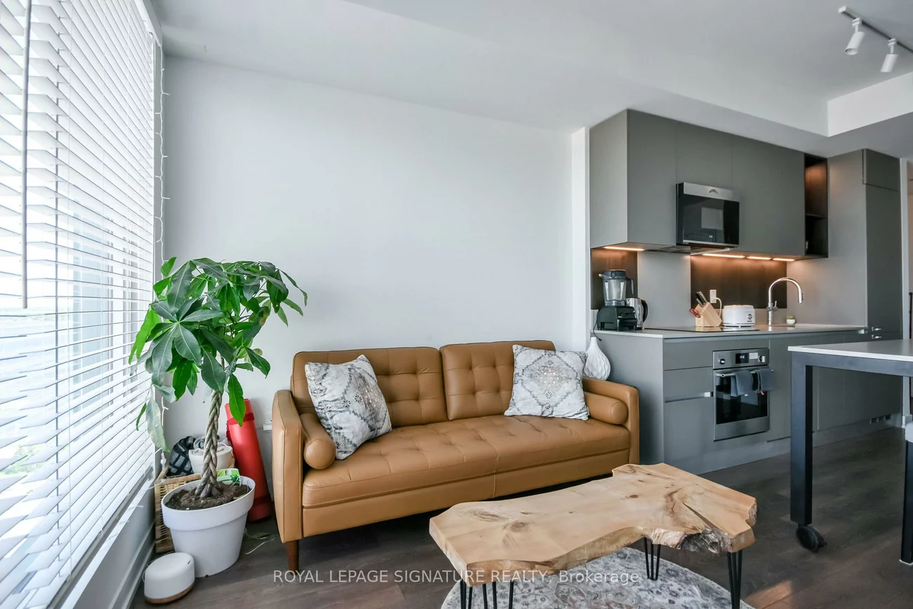 39, Mary, City Centre, Barrie