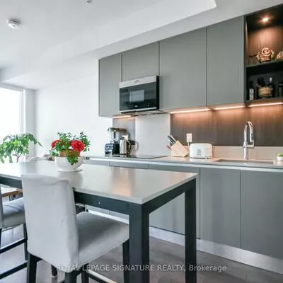 39, Mary, City Centre, Barrie