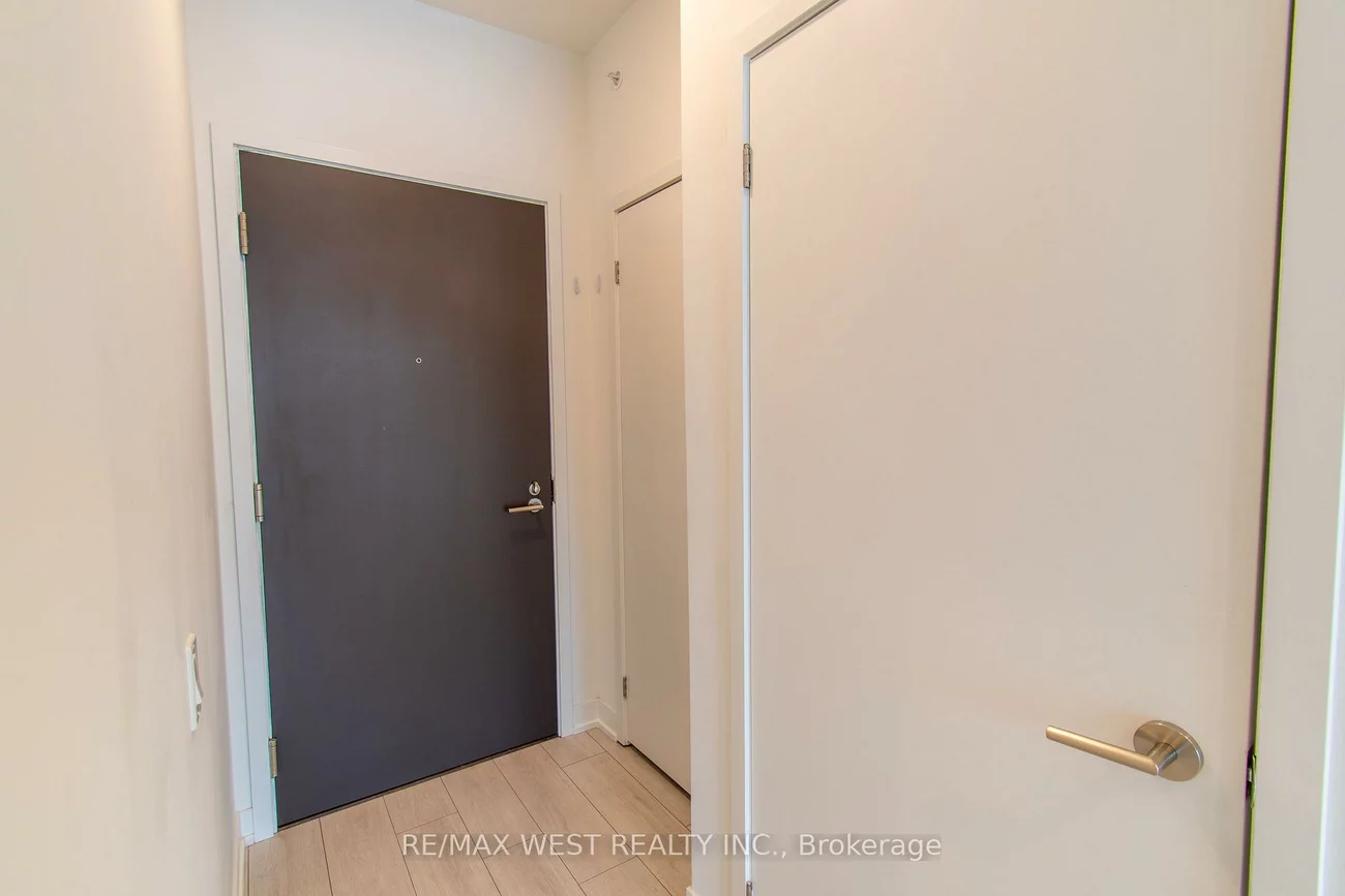 39, Mary, City Centre, Barrie