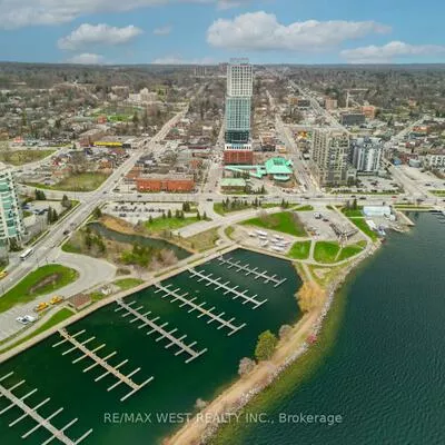 39, Mary, City Centre, Barrie