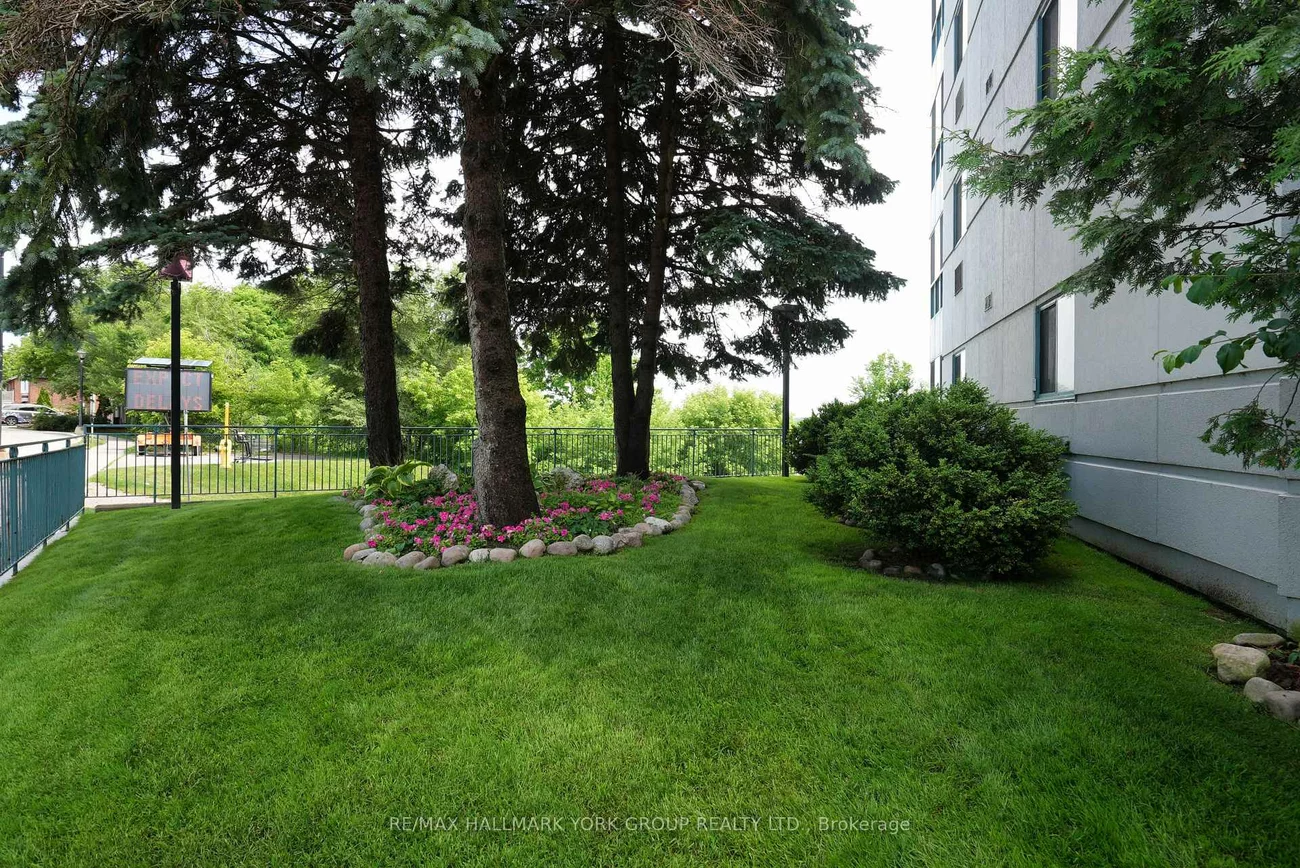 215, Dunlop, Lakeshore, Barrie