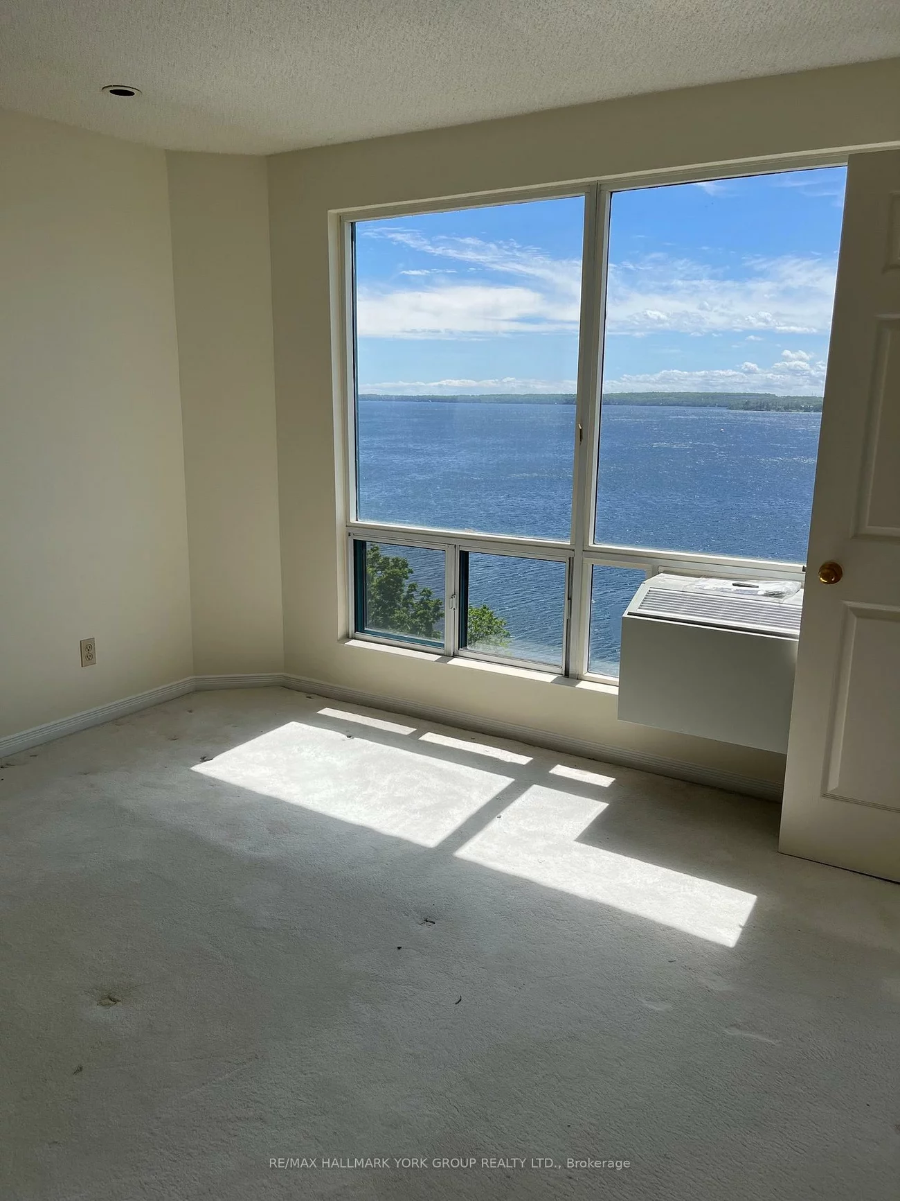 215, Dunlop, Lakeshore, Barrie