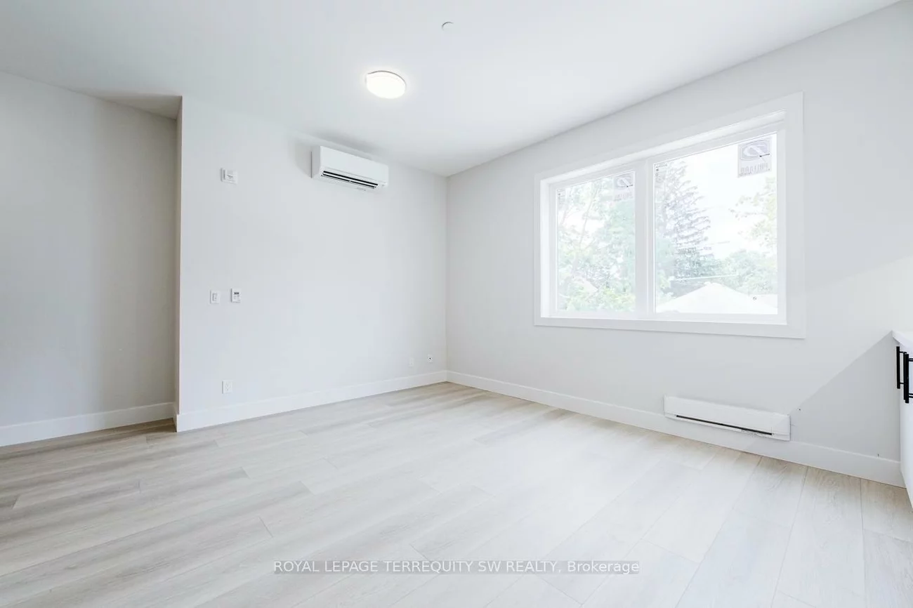 145, Clapperton, Wellington, Barrie