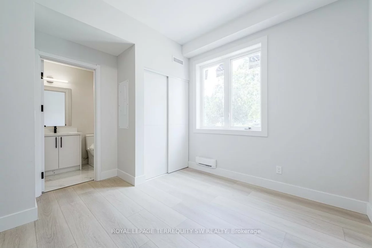 145, Clapperton, Wellington, Barrie