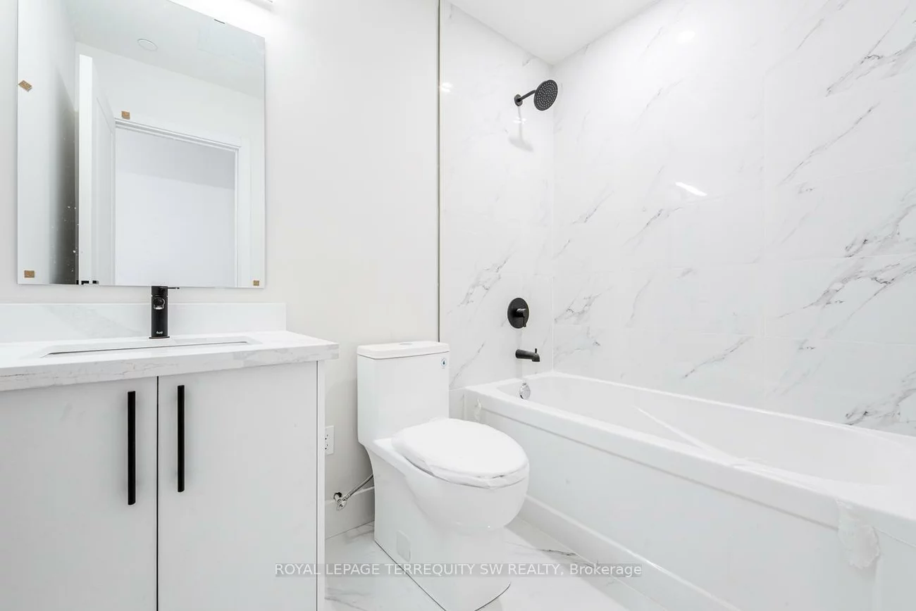 145, Clapperton, Wellington, Barrie