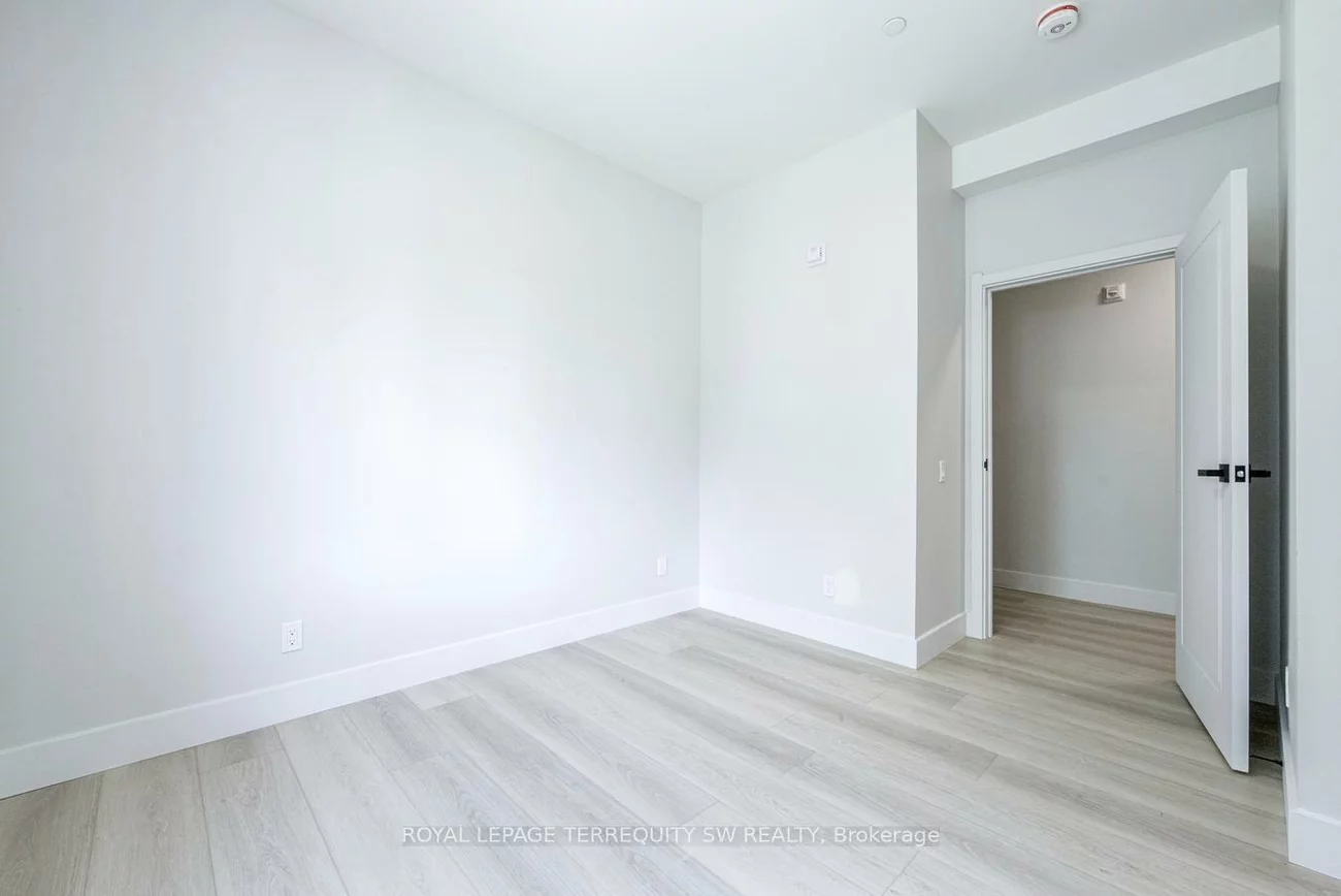 145, Clapperton, Wellington, Barrie