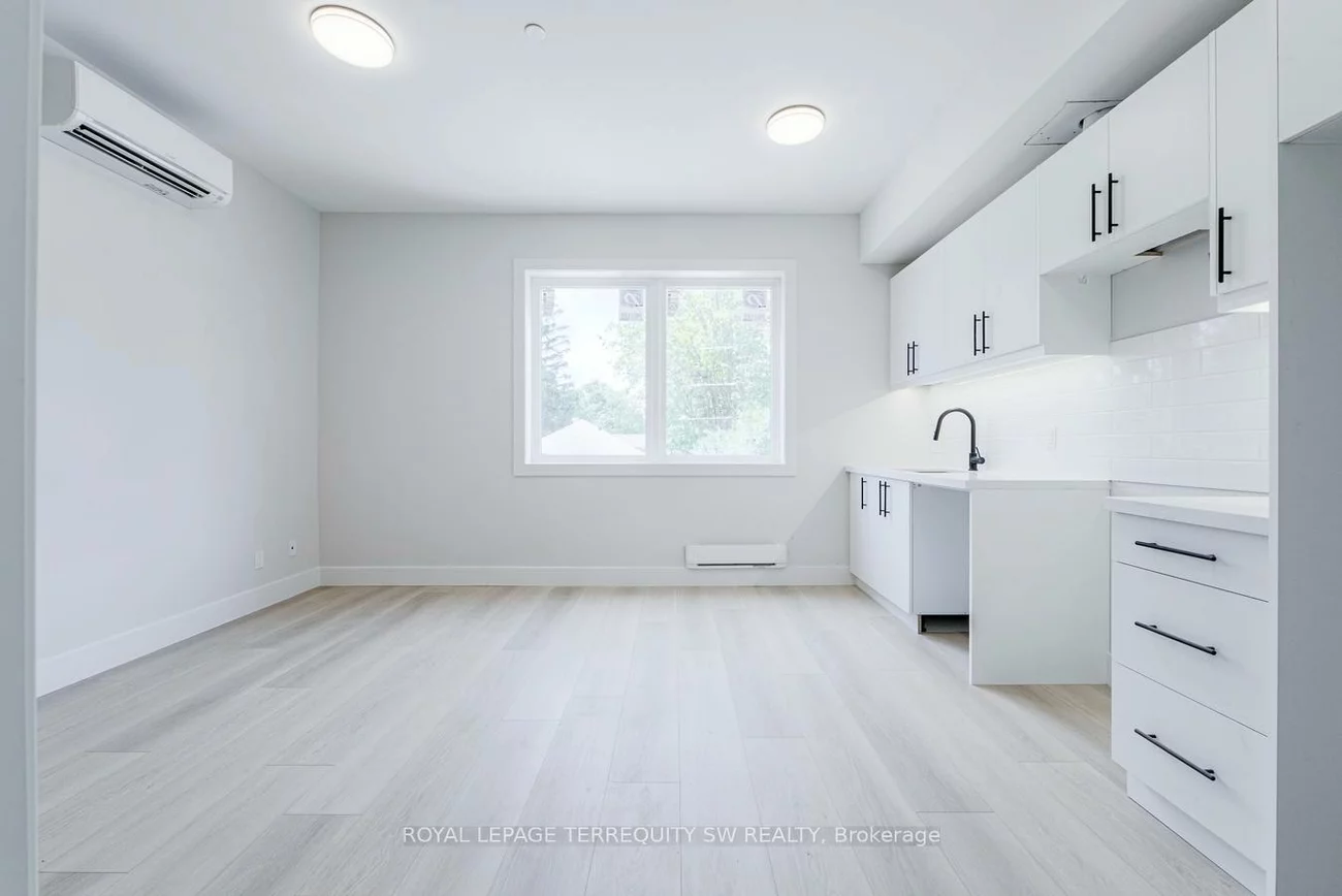 145, Clapperton, Wellington, Barrie