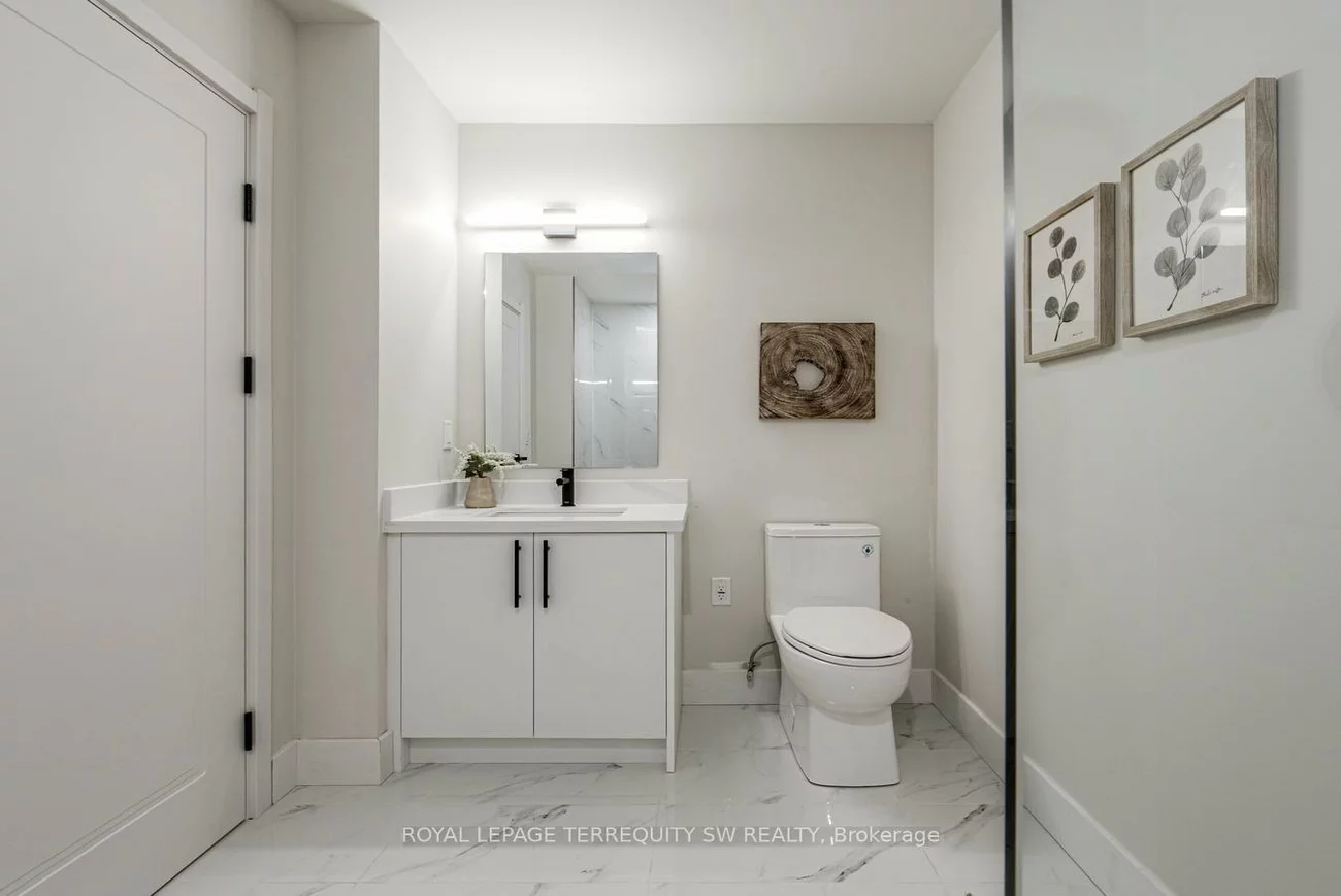 145, Clapperton, Wellington, Barrie