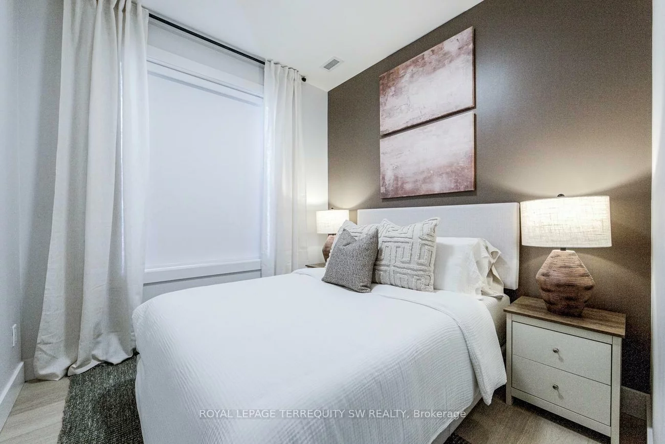 145, Clapperton, Wellington, Barrie