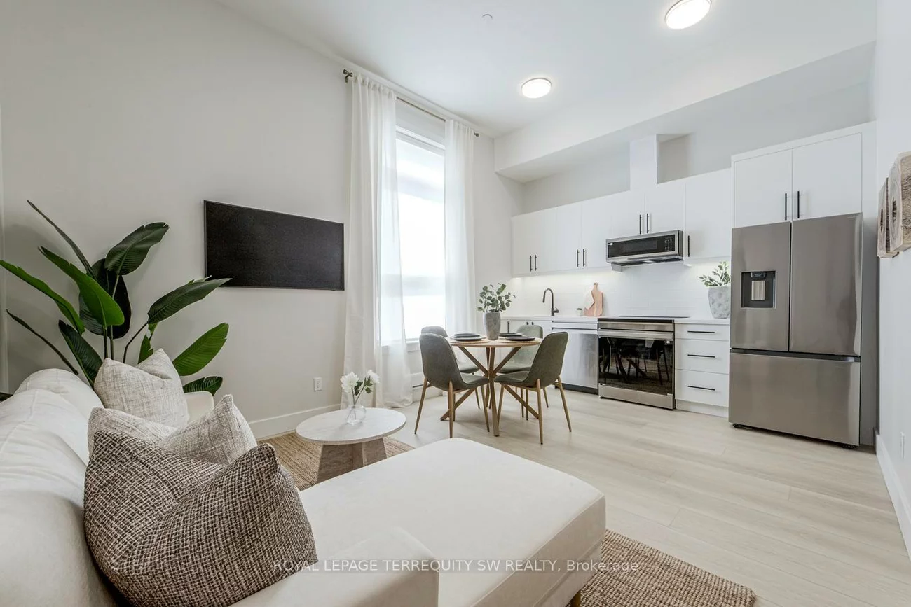 145, Clapperton, Wellington, Barrie
