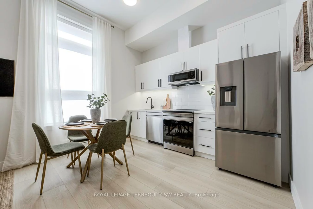 145, Clapperton, Wellington, Barrie