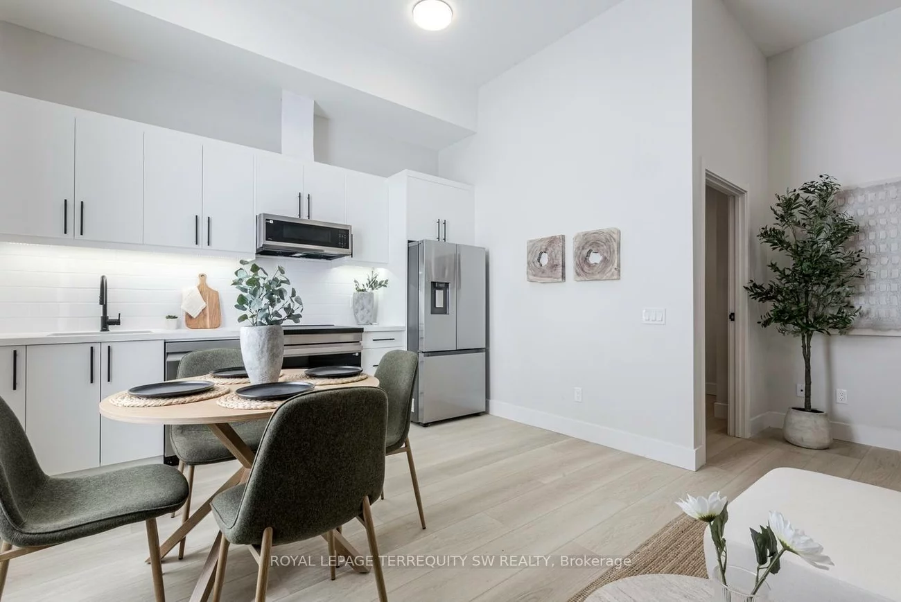 145, Clapperton, Wellington, Barrie