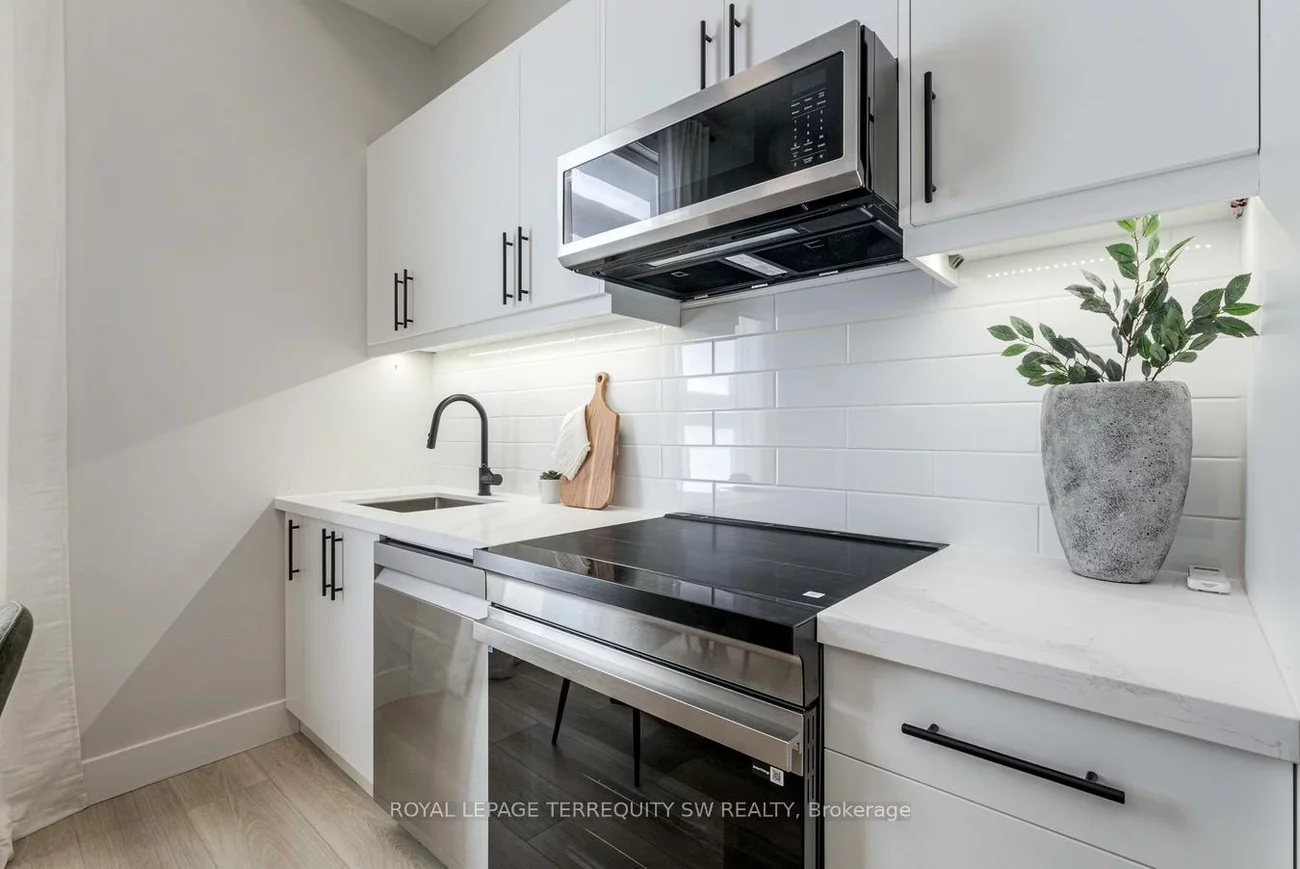 145, Clapperton, Wellington, Barrie