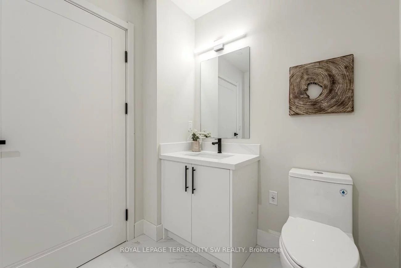 145, Clapperton, Wellington, Barrie