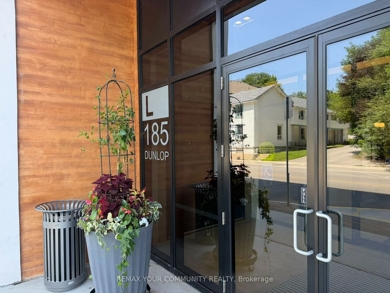 185, Dunlop, Lakeshore, Barrie