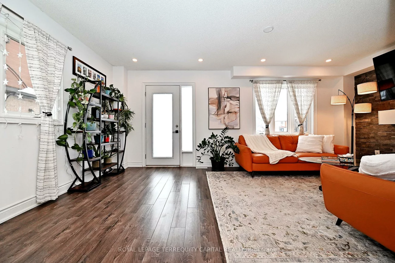 31, Madelaine, Painswick South, Barrie