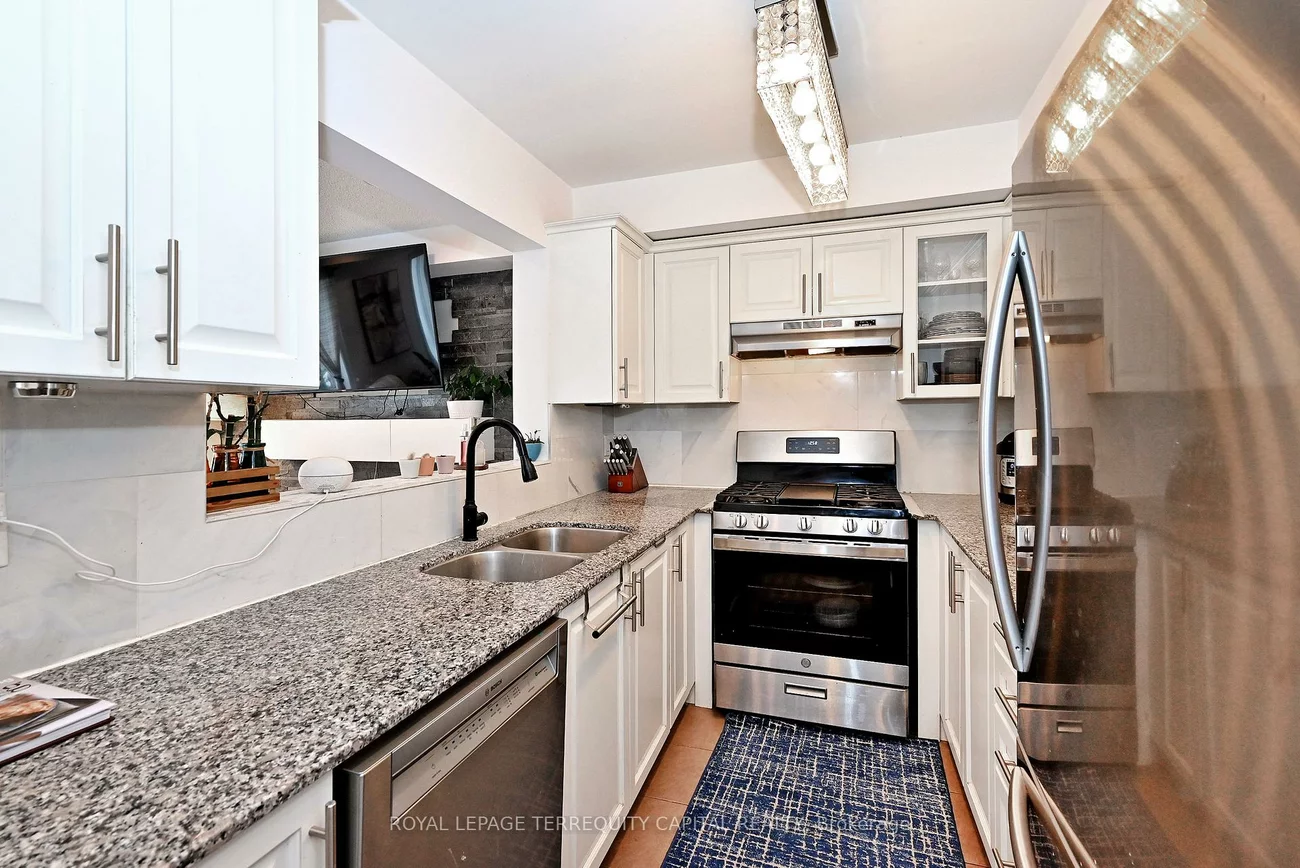 31, Madelaine, Painswick South, Barrie