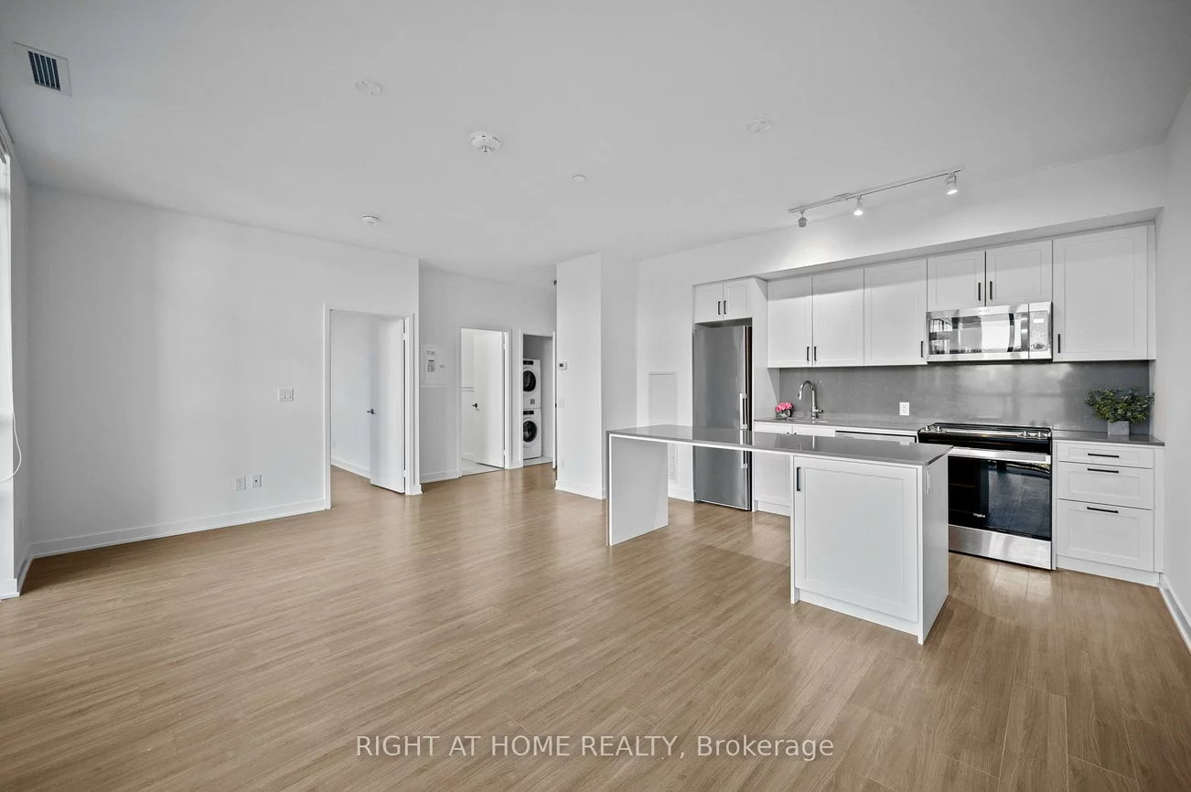 681, Yonge, Painswick South, Barrie