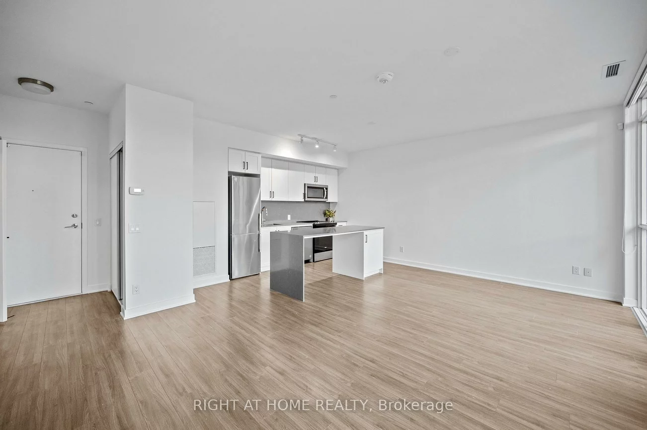681, Yonge, Painswick South, Barrie