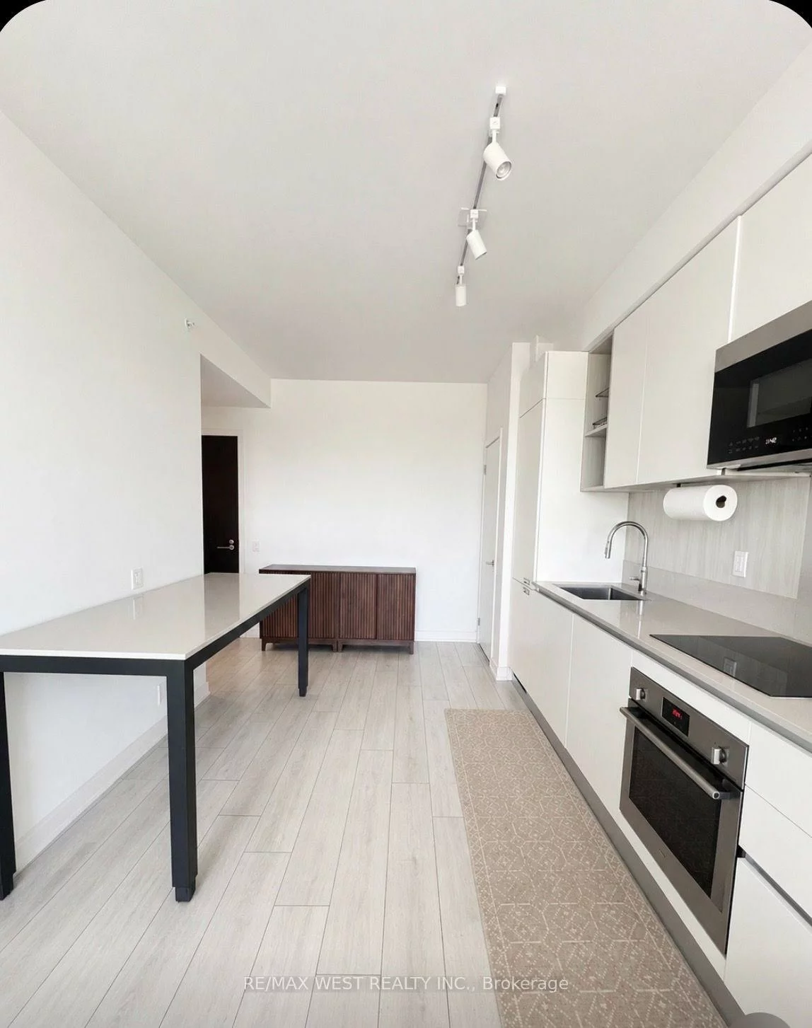 39, Mary, City Centre, Barrie