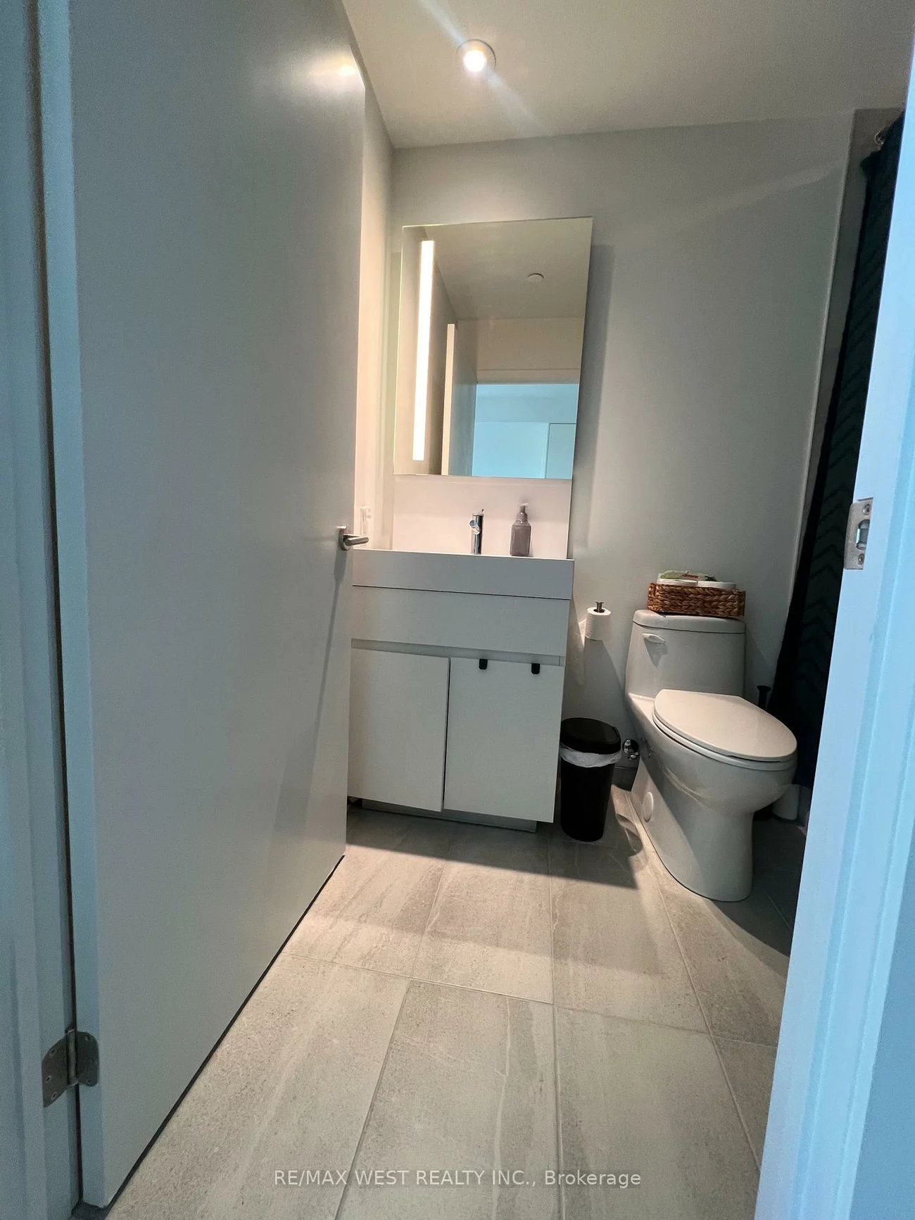 39, Mary, City Centre, Barrie