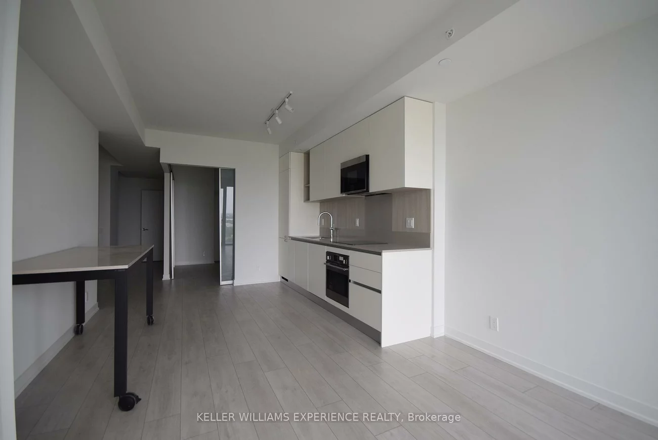 39, Mary, City Centre, Barrie