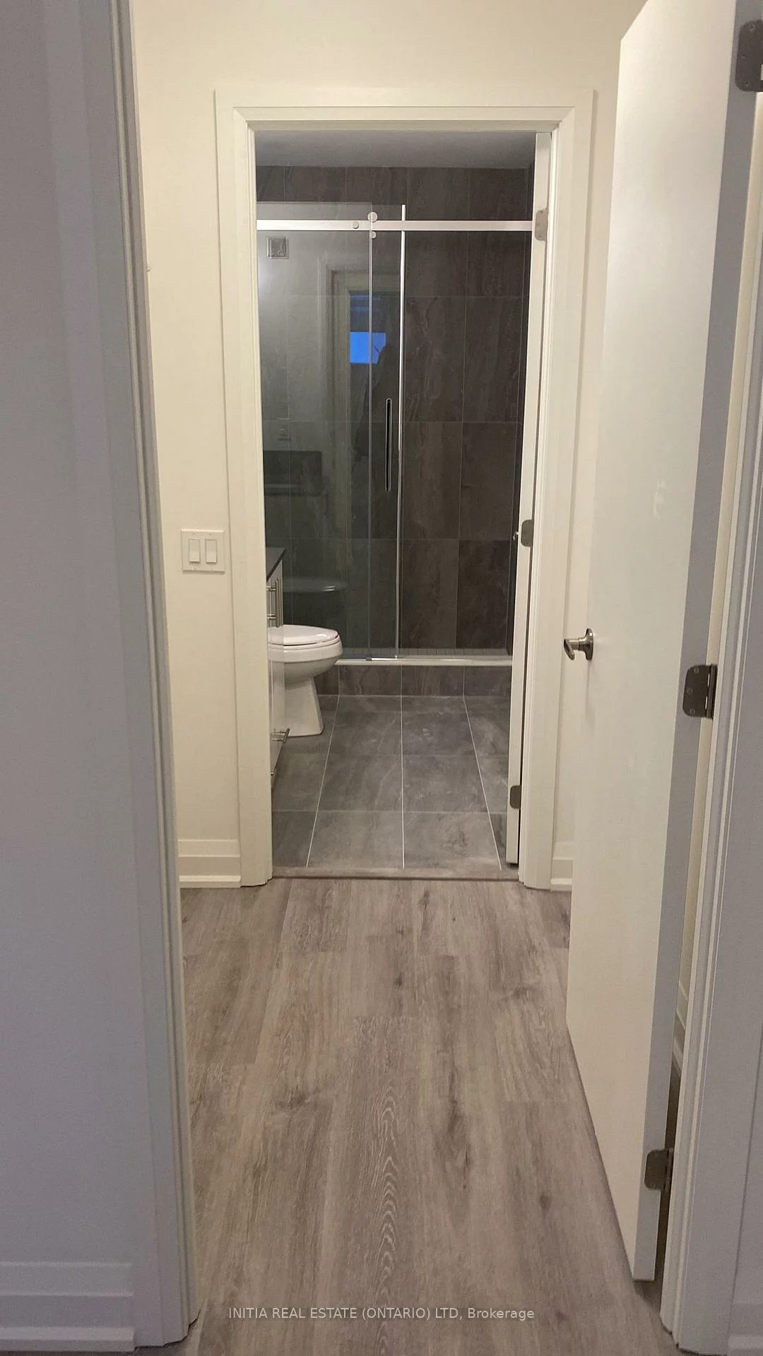 58, Lakeside (SHARED-KITCHEN), Little Lake, Barrie