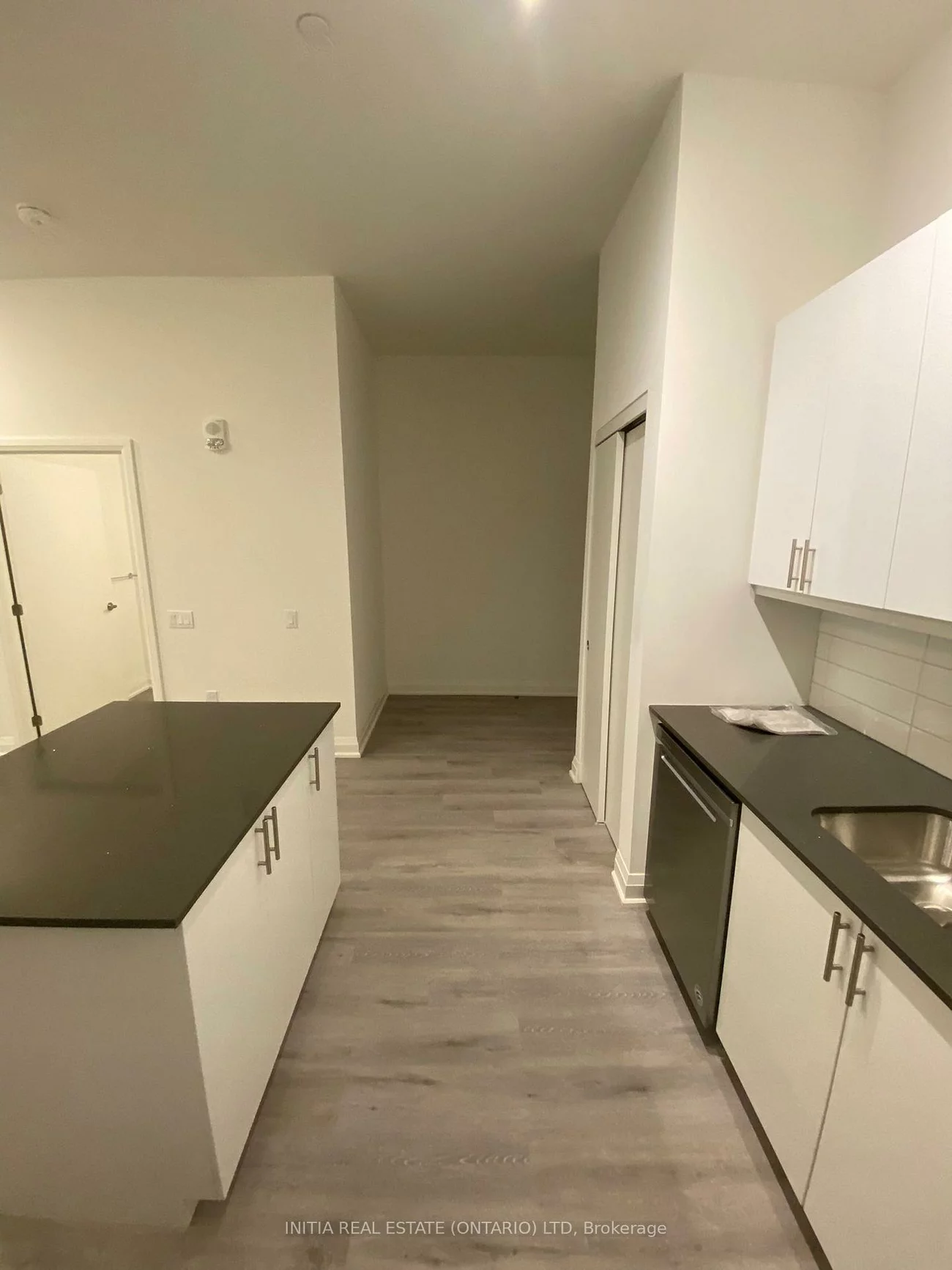 58, Lakeside (SHARED-KITCHEN), Little Lake, Barrie