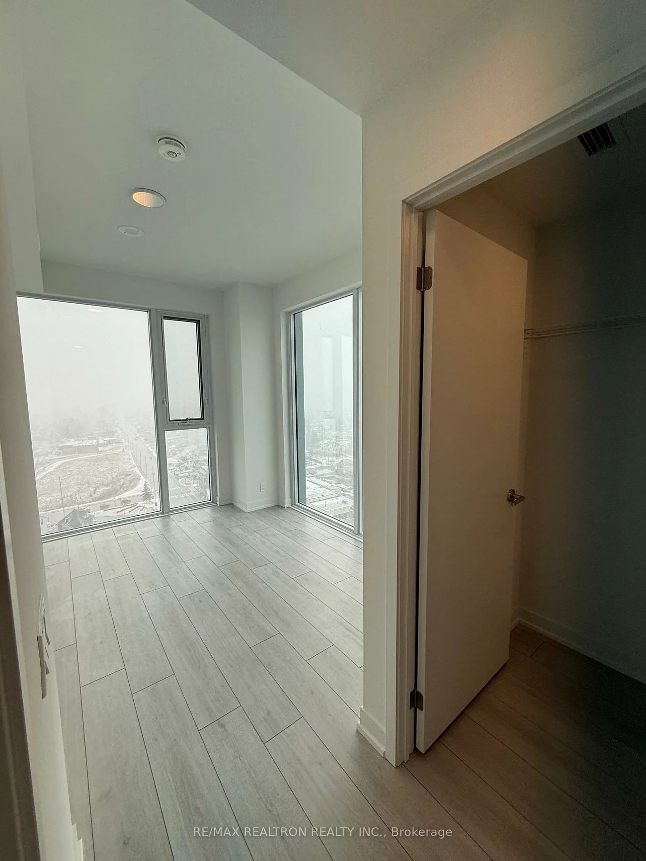 39, Mary, City Centre, Barrie