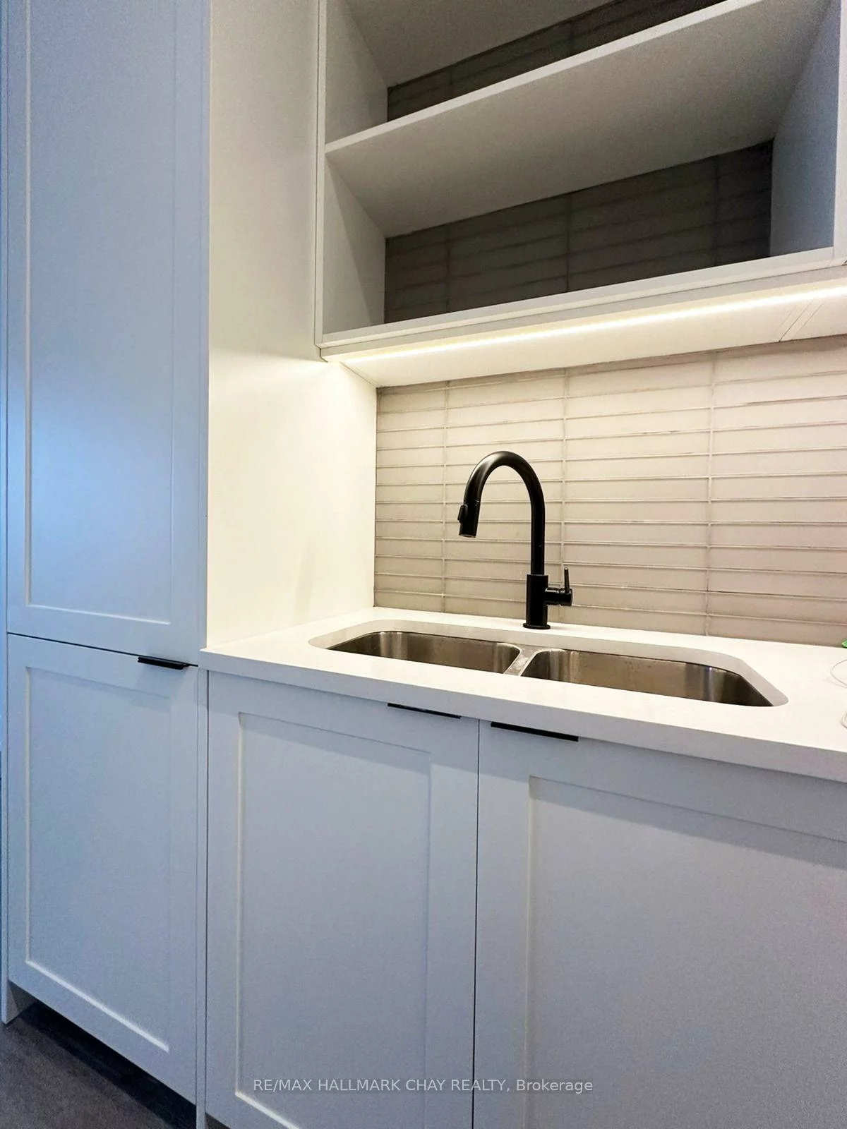 185, Dunlop, Lakeshore, Barrie