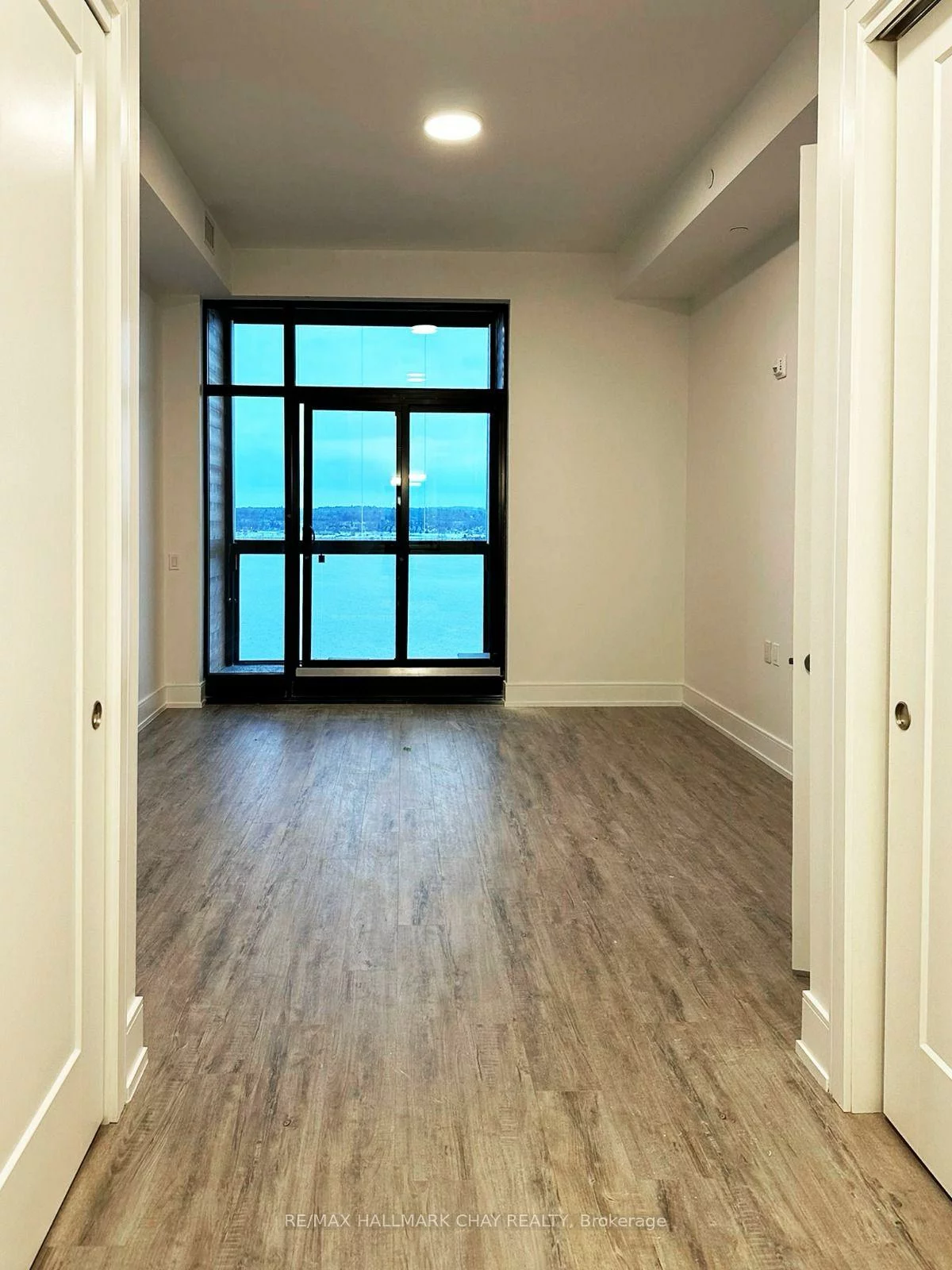 185, Dunlop, Lakeshore, Barrie